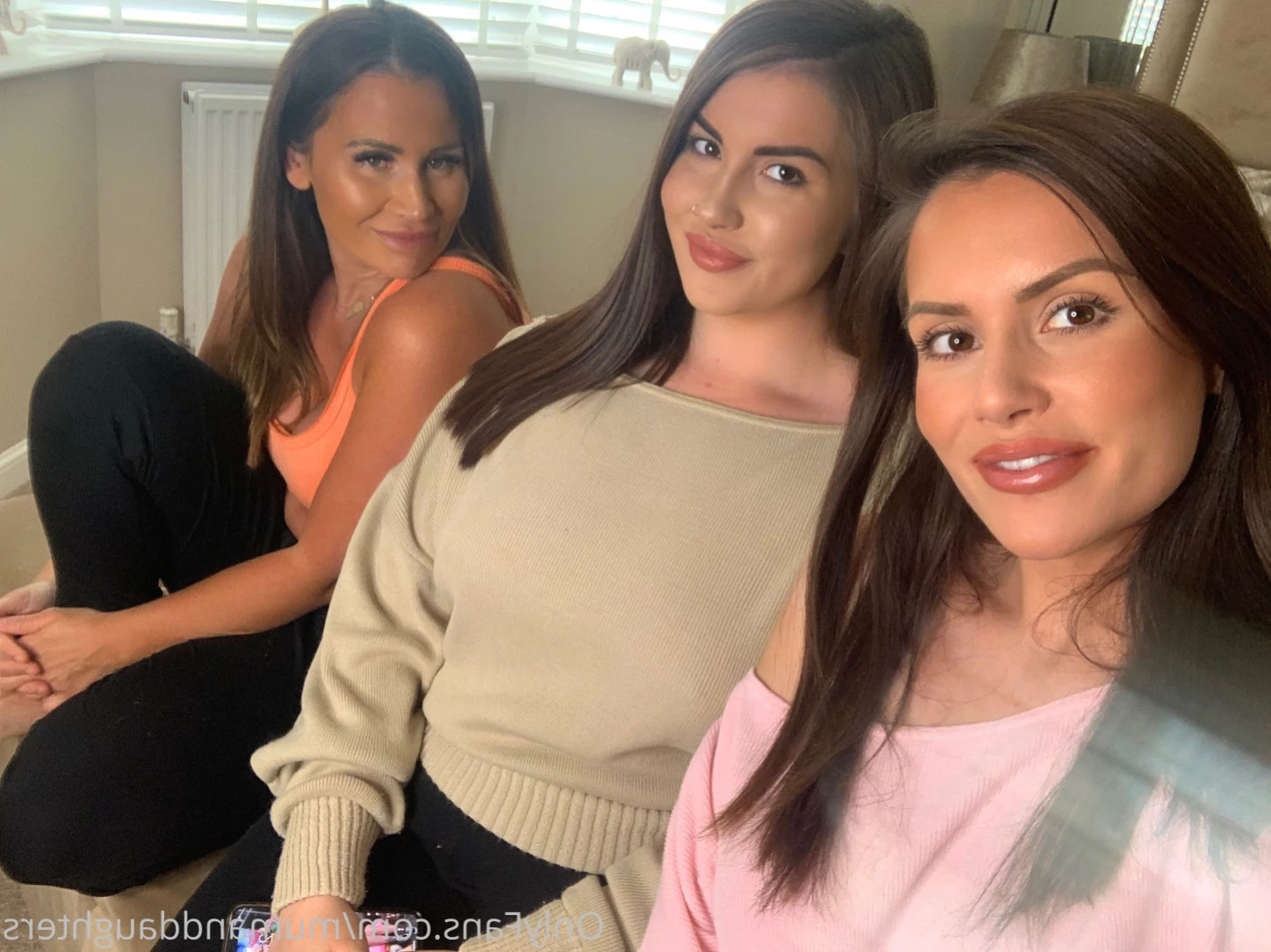 🇬🇧 BRITISH MUM &amp; DAUGHTERS 🇬🇧 [ mumanddaughters ] Onlyfans leaked photo 11713359 on Hotleaks.tv