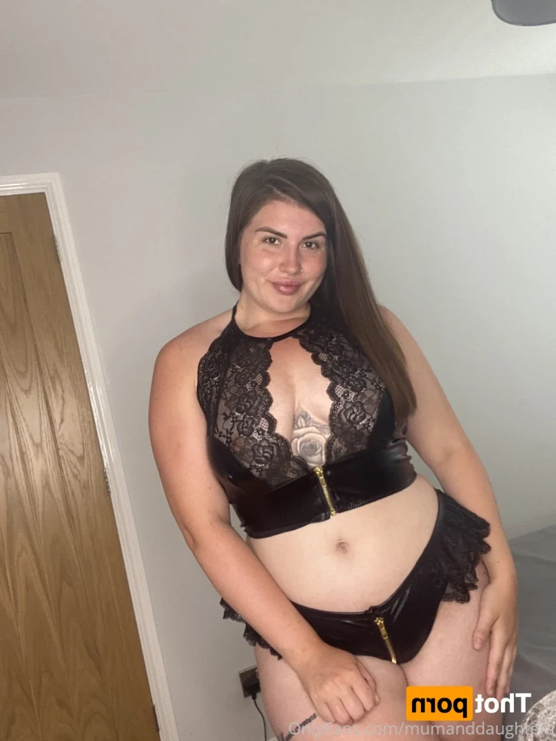 🇬🇧 BRITISH MUM &amp; DAUGHTERS 🇬🇧 [ mumanddaughters ] Onlyfans leaked photo 11843327 on Hotleaks.tv