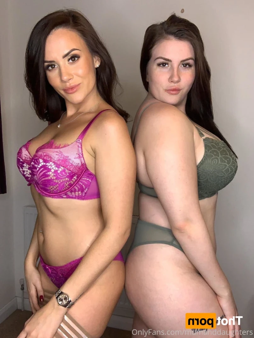 🇬🇧 BRITISH MUM &amp; DAUGHTERS 🇬🇧 [ mumanddaughters ] Onlyfans leaked photo 11889410 on Hotleaks.tv