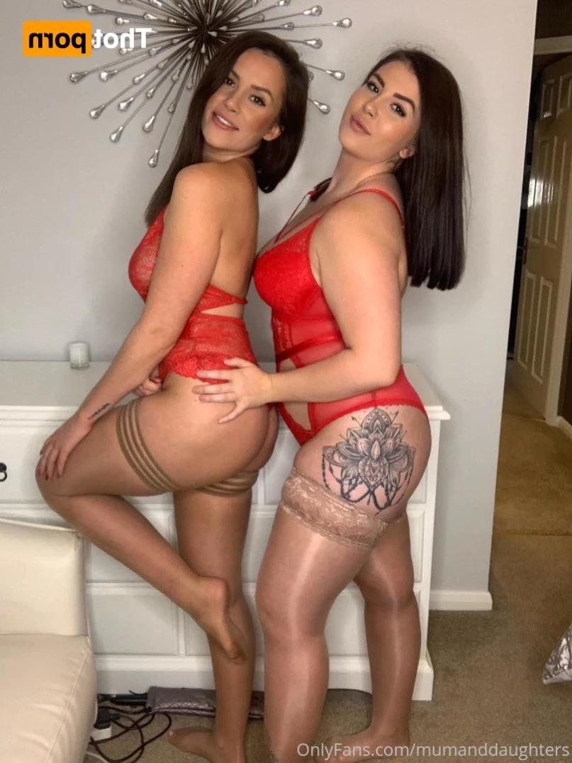 🇬🇧 BRITISH MUM &amp; DAUGHTERS 🇬🇧 [ mumanddaughters ] Onlyfans leaked photo 11981718 on Hotleaks.tv