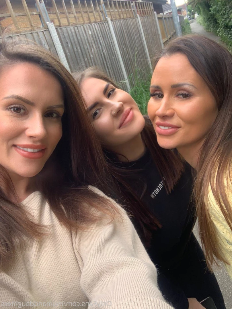 🇬🇧 BRITISH MUM &amp; DAUGHTERS 🇬🇧 [ mumanddaughters ] Onlyfans leaked photo 11988505 on Hotleaks.tv