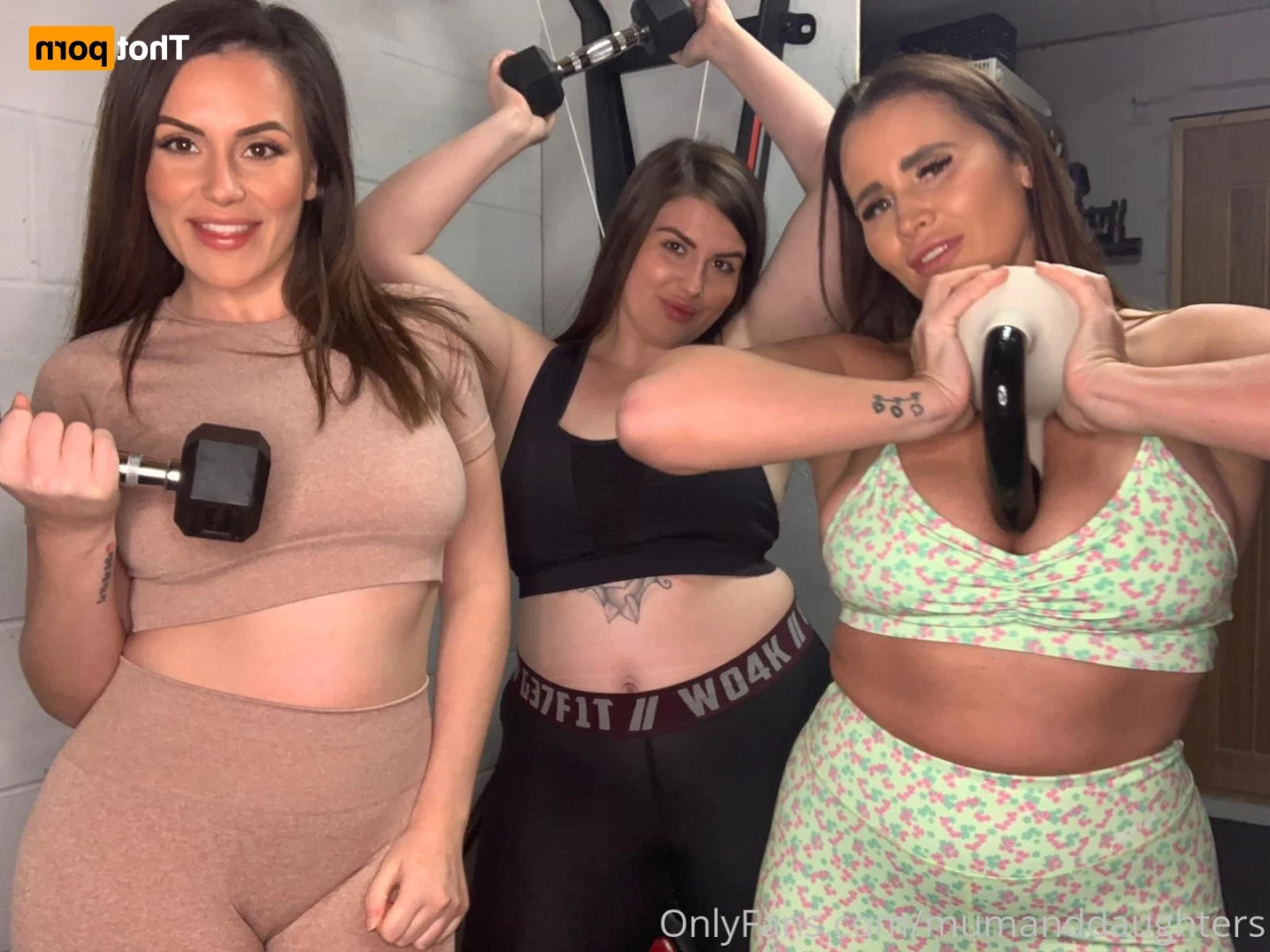 🇬🇧 BRITISH MUM &amp; DAUGHTERS 🇬🇧 [ mumanddaughters ] Onlyfans leaked photo 12066222 on Hotleaks.tv