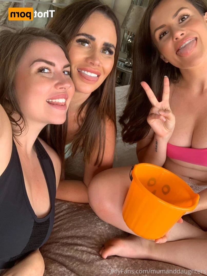 🇬🇧 BRITISH MUM &amp; DAUGHTERS 🇬🇧 [ mumanddaughters ] Onlyfans leaked photo 12296429 on Hotleaks.tv