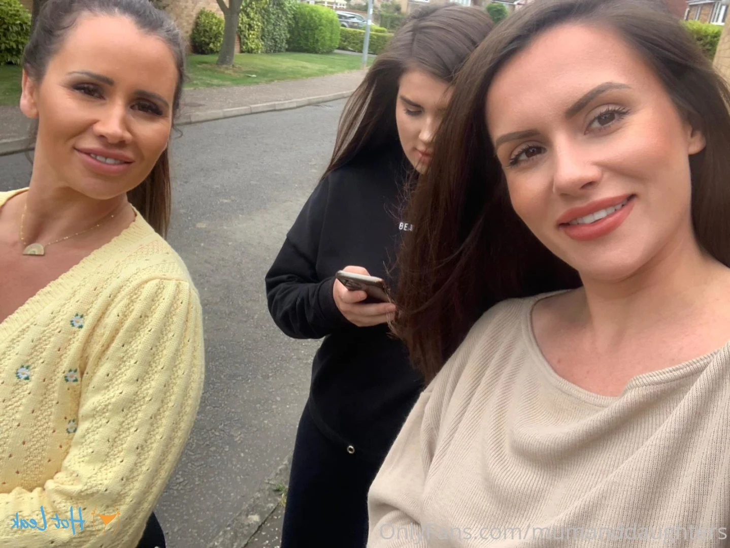 🇬🇧 BRITISH MUM &amp; DAUGHTERS 🇬🇧 [ mumanddaughters ] Onlyfans leaked photo 12829903 on Hotleaks.tv