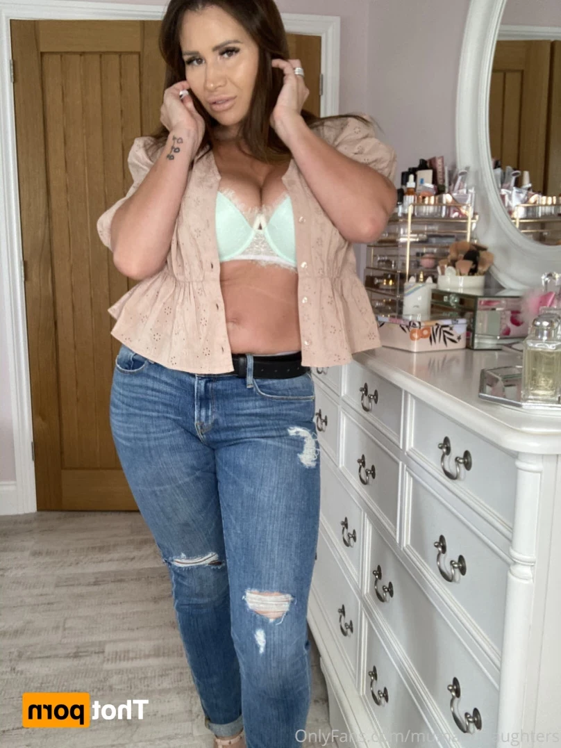 🇬🇧 BRITISH MUM &amp; DAUGHTERS 🇬🇧 [ mumanddaughters ] Onlyfans leaked photo 13123805 on Hotleaks.tv
