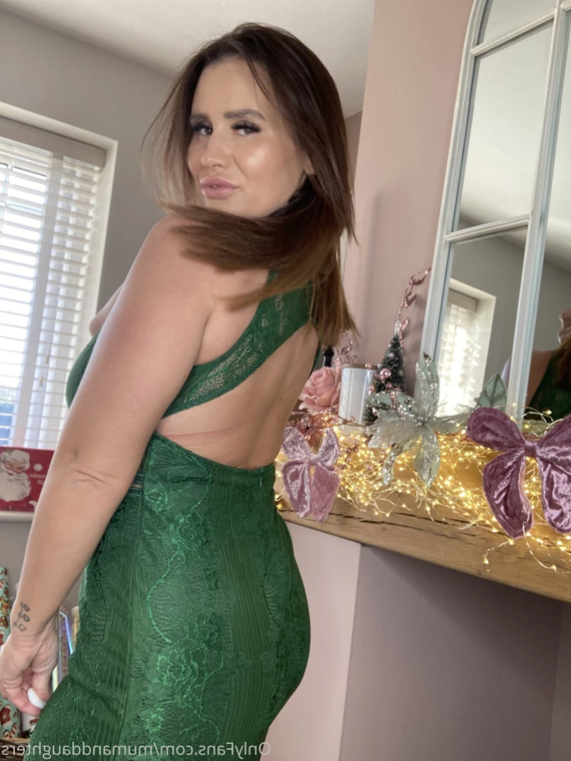 🇬🇧 BRITISH MUM &amp; DAUGHTERS 🇬🇧 [ mumanddaughters ] Onlyfans leaked photo 13183381 on Hotleaks.tv