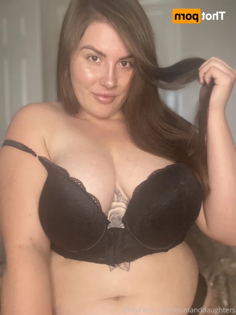 🇬🇧 BRITISH MUM &amp; DAUGHTERS 🇬🇧 [ mumanddaughters ] Onlyfans leaked photo 14900807 on Hotleaks.tv
