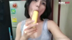 𝗡𝗮𝗿𝗮 𝗦𝗾𝘂𝗶𝗿𝘁𝗶𝗻𝗴 𝗤𝘂𝗲𝗲𝗻 [ narathai ] Onlyfans leaked video 18181976 on Hotleaks.tv