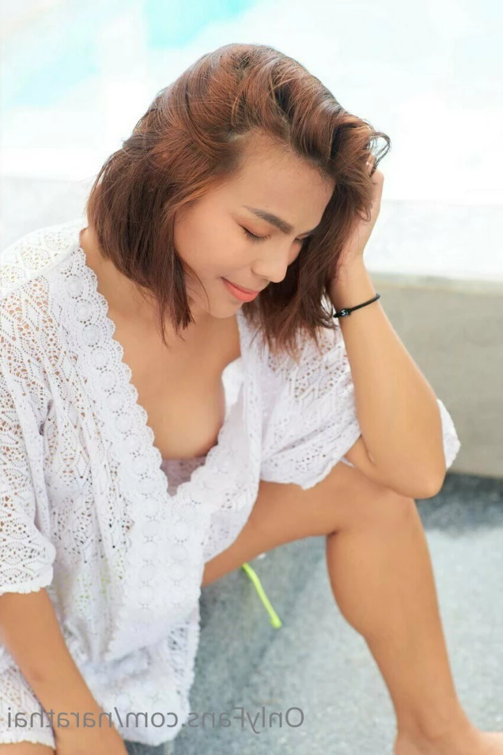 𝗡𝗮𝗿𝗮 𝗦𝗾𝘂𝗶𝗿𝘁𝗶𝗻𝗴 𝗤𝘂𝗲𝗲𝗻 [ narathai ] Onlyfans leaked photo 8287715 on Hotleaks.tv