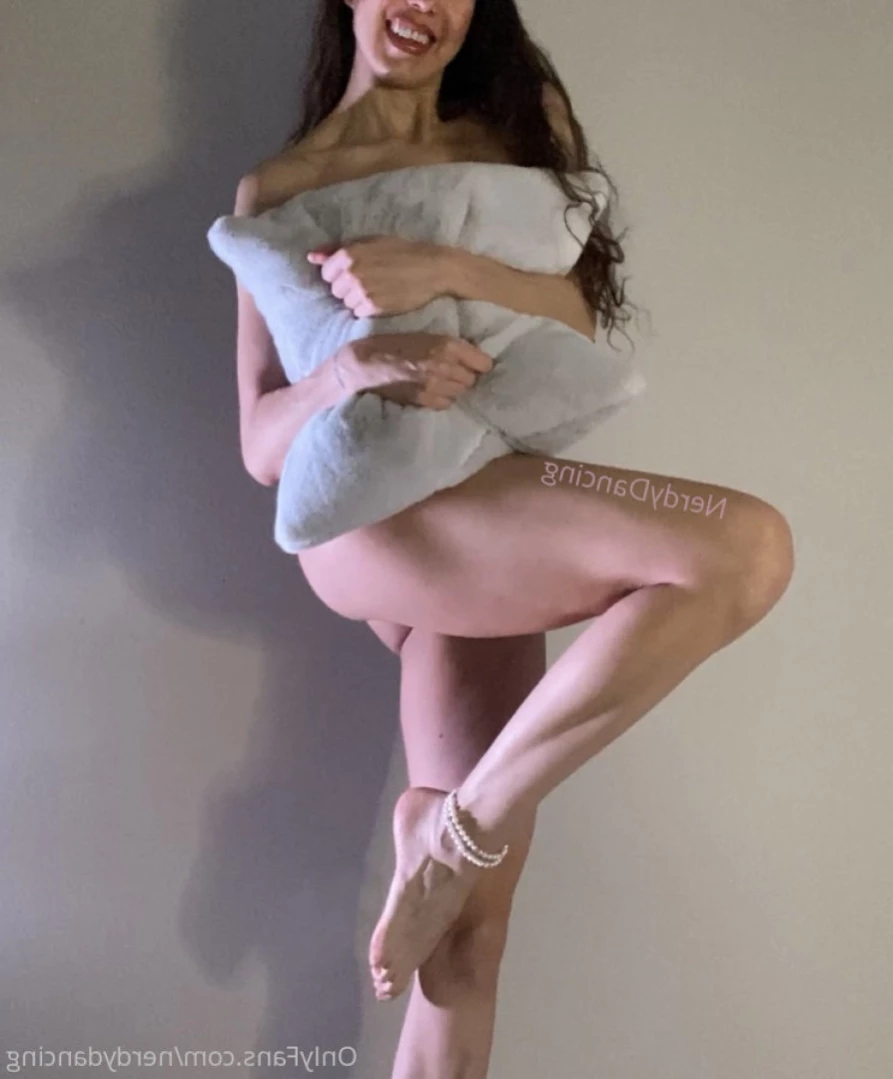 Nerdy Dancing [ nerdydancing ] Onlyfans leaked photo 13219430 on Hotleaks.tv