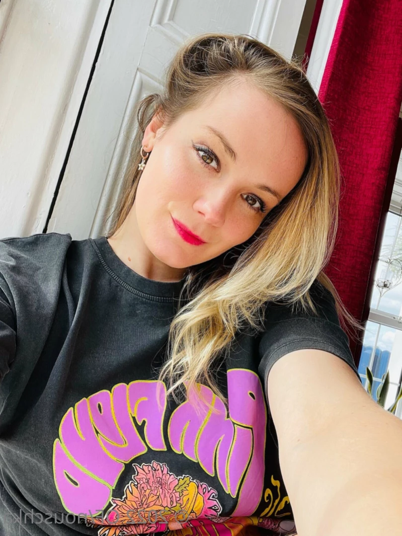 𝗻𝗼𝘂 🇮🇪 [ nouschka ] Onlyfans leaked photo 13316292 on Hotleaks.tv