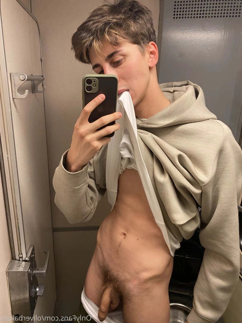 oliverbakers Onlyfans leaked photo 10037424 on Hotleaks.tv