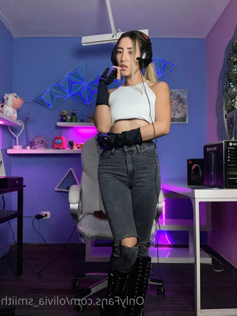 Olivia Smith 🔥 [ olivia_smiith ] Onlyfans leaked photo 13200454 on Hotleaks.tv