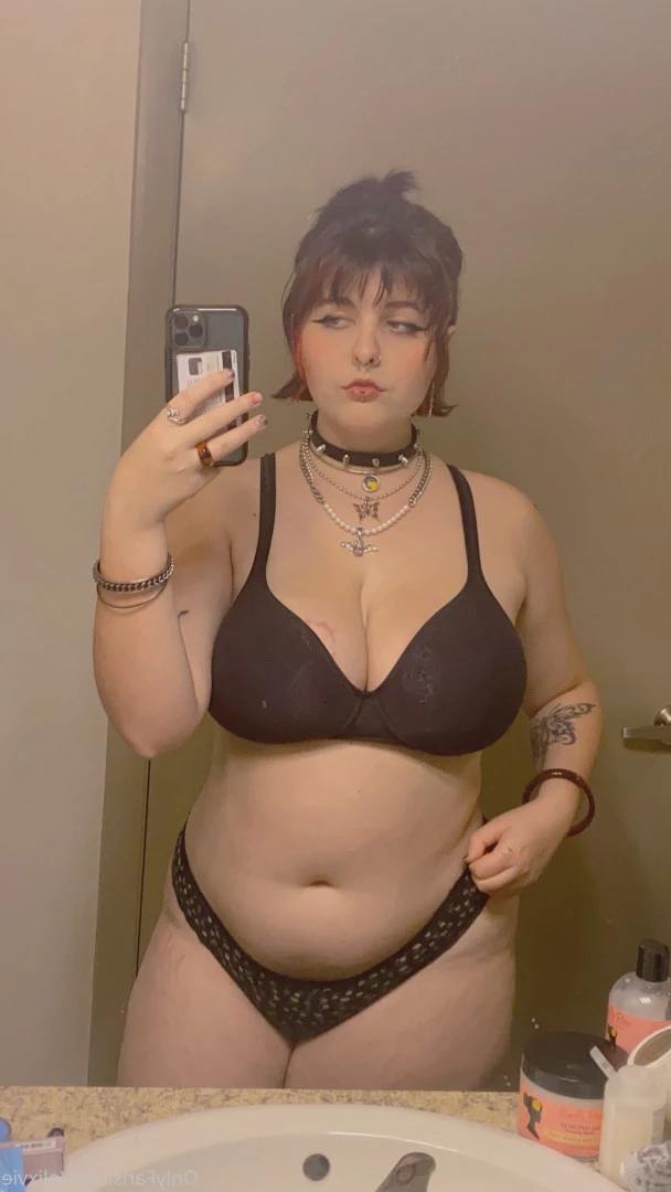 Oli☆彡 [ olixvie ] Onlyfans leaked photo 8137775 on Hotleaks.tv