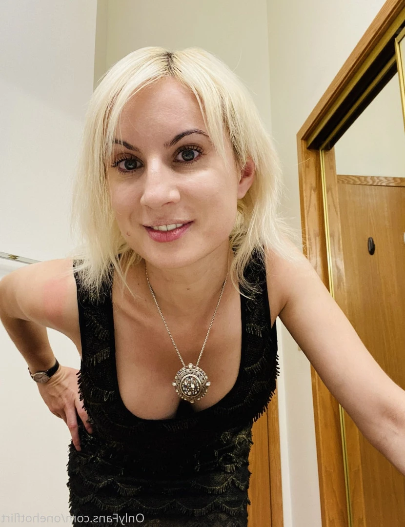 1hotflirt [ onehotflirt ] Onlyfans leaked photo 8291853 on Hotleaks.tv