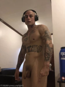 15852309