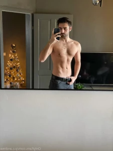 15761496