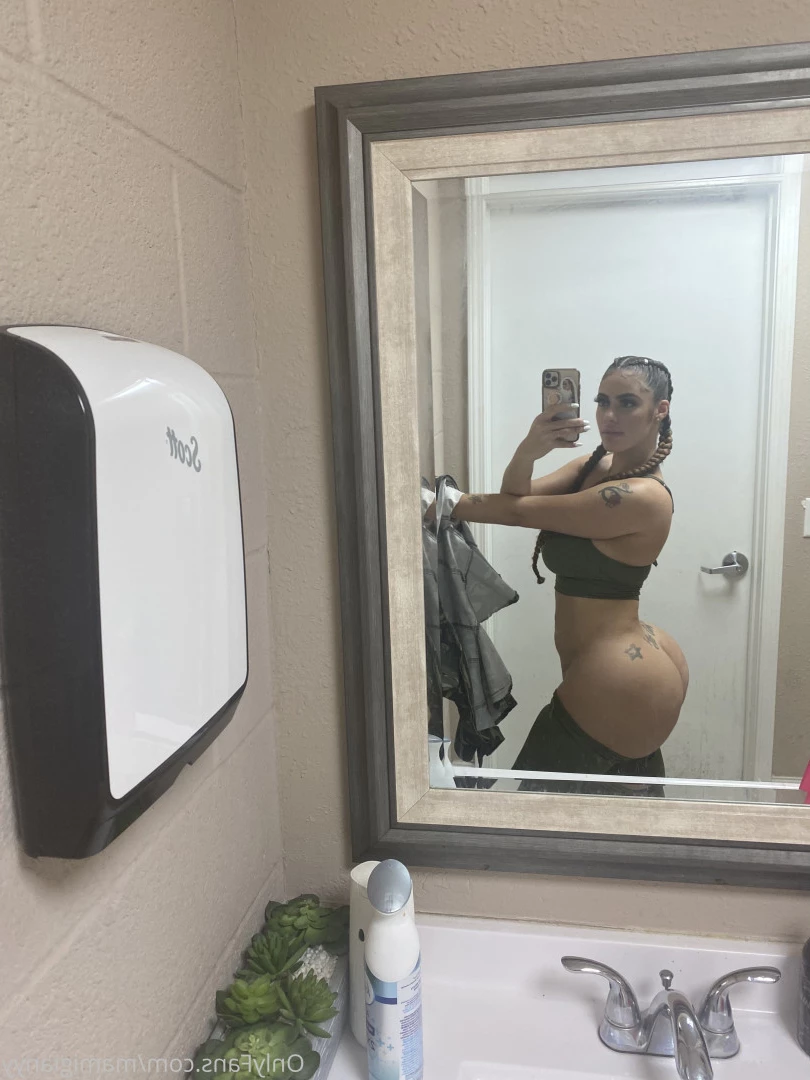 Mami Giany [ mamigianyy ] Onlyfans leaked photo 9828250 on Hotleaks.tv