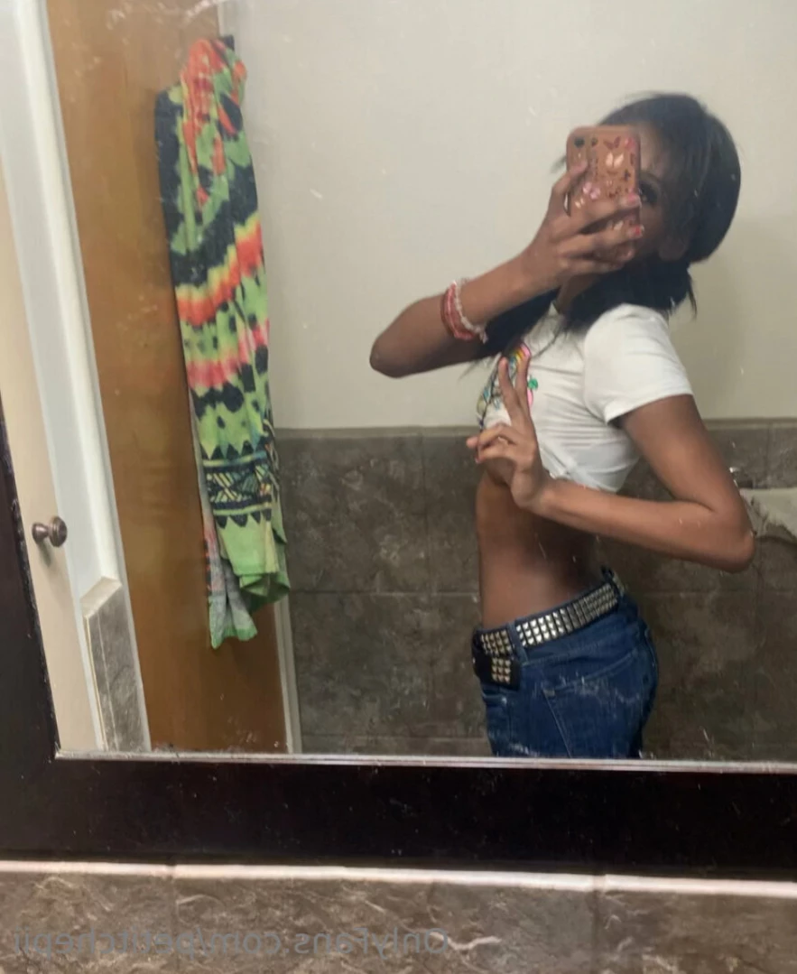 Janet Garrett [ petitchepii ] Onlyfans leaked photo 11862190 on Hotleaks.tv