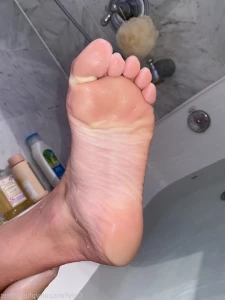 8432423