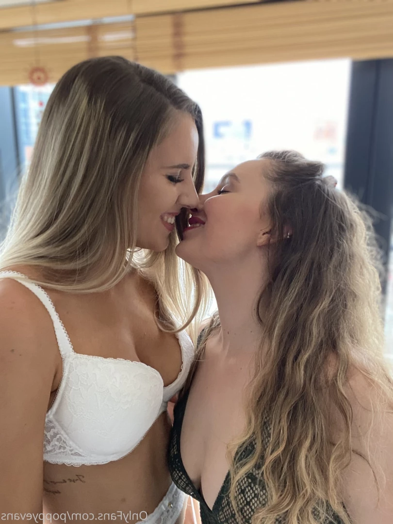 𝐏𝐎𝐏𝐏𝐘 𝐄𝐕𝐀𝐍𝐒 😈𝐓𝐇𝐑𝐄𝐄𝐒𝐎𝐌𝐄 𝐐𝐔𝐄𝐄𝐍 [ poppyevans ] Onlyfans leaked photo 8250641 on Hotleaks.tv