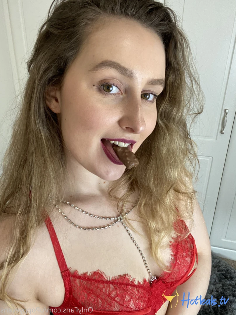 𝐏𝐎𝐏𝐏𝐘 𝐄𝐕𝐀𝐍𝐒 😈𝐓𝐇𝐑𝐄𝐄𝐒𝐎𝐌𝐄 𝐐𝐔𝐄𝐄𝐍 [ poppyevans ] Onlyfans leaked photo 8259158 on Hotleaks.tv