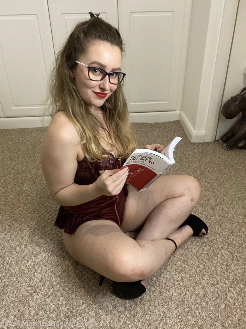 𝐏𝐎𝐏𝐏𝐘 𝐄𝐕𝐀𝐍𝐒 😈𝐓𝐇𝐑𝐄𝐄𝐒𝐎𝐌𝐄 𝐐𝐔𝐄𝐄𝐍 [ poppyevans ] Onlyfans leaked photo 8261917 on Hotleaks.tv