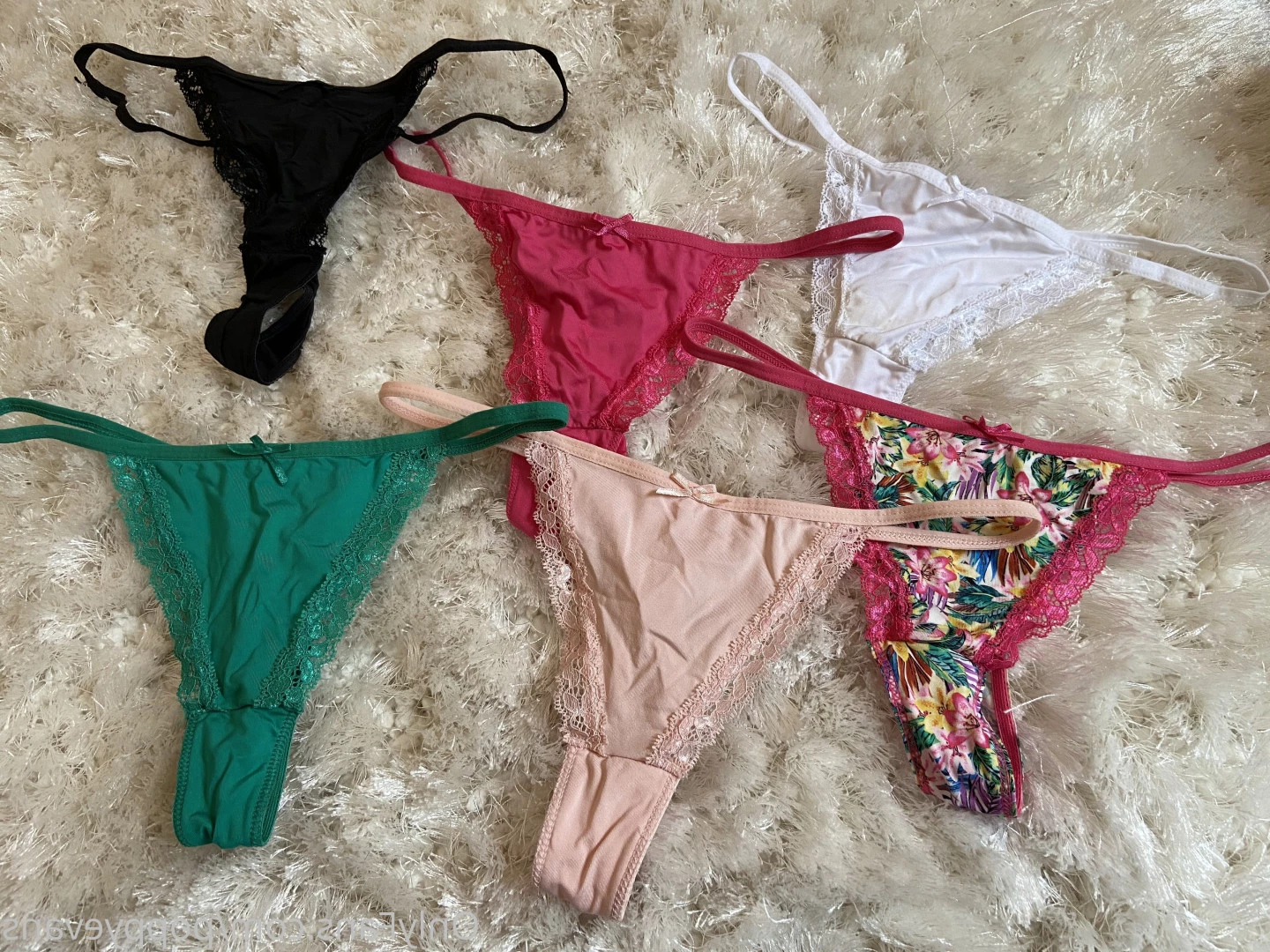 𝐏𝐎𝐏𝐏𝐘 𝐄𝐕𝐀𝐍𝐒 😈𝐓𝐇𝐑𝐄𝐄𝐒𝐎𝐌𝐄 𝐐𝐔𝐄𝐄𝐍 [ poppyevans ] Onlyfans leaked photo 8264313 on Hotleaks.tv