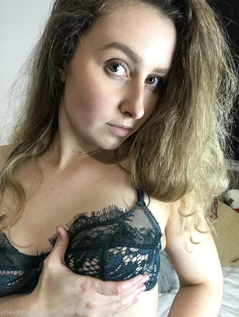 𝐏𝐎𝐏𝐏𝐘 𝐄𝐕𝐀𝐍𝐒 😈𝐓𝐇𝐑𝐄𝐄𝐒𝐎𝐌𝐄 𝐐𝐔𝐄𝐄𝐍 [ poppyevans ] Onlyfans leaked photo 8270096 on Hotleaks.tv