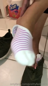 10090221