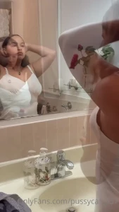 10076298