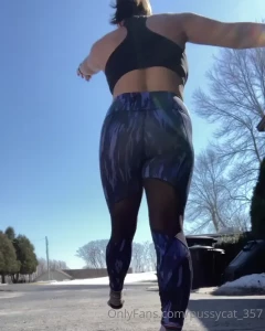 10076306