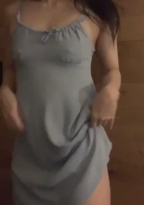 10068054