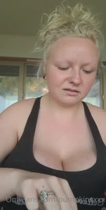 10064549