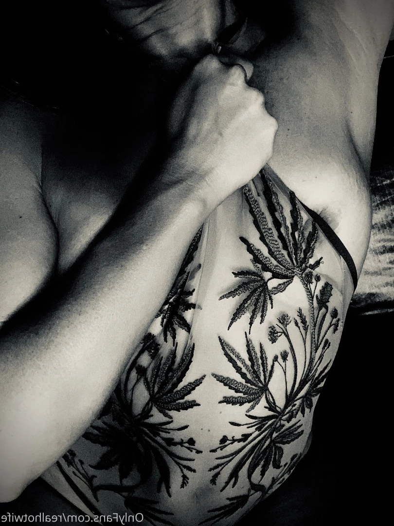 realhotwife Onlyfans leaked photo 10115393 on Hotleaks.tv