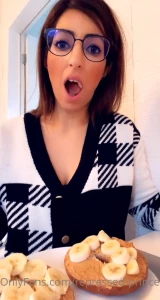 10049173