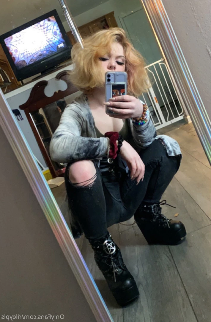 Riley Caacrinolaas [ rileypls ] Onlyfans leaked photo 10154931 on Hotleaks.tv