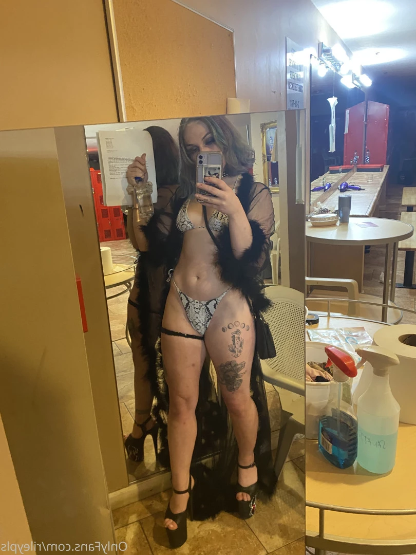 Riley Caacrinolaas [ rileypls ] Onlyfans leaked photo 10155380 on Hotleaks.tv