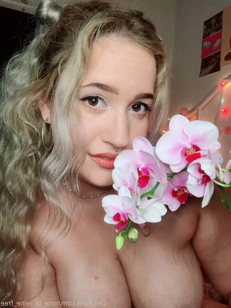 🌹𝓡𝓸𝓼𝓮 🌹 FULL VIDEOS ON WALL [ rose_la_reine_vip ] Onlyfans leaked photo 10136159 on Hotleaks.tv