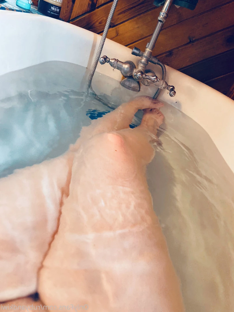Ruby and Kiwi [ rubyandkiwi ] Onlyfans leaked photo 10370216 on Hotleaks.tv