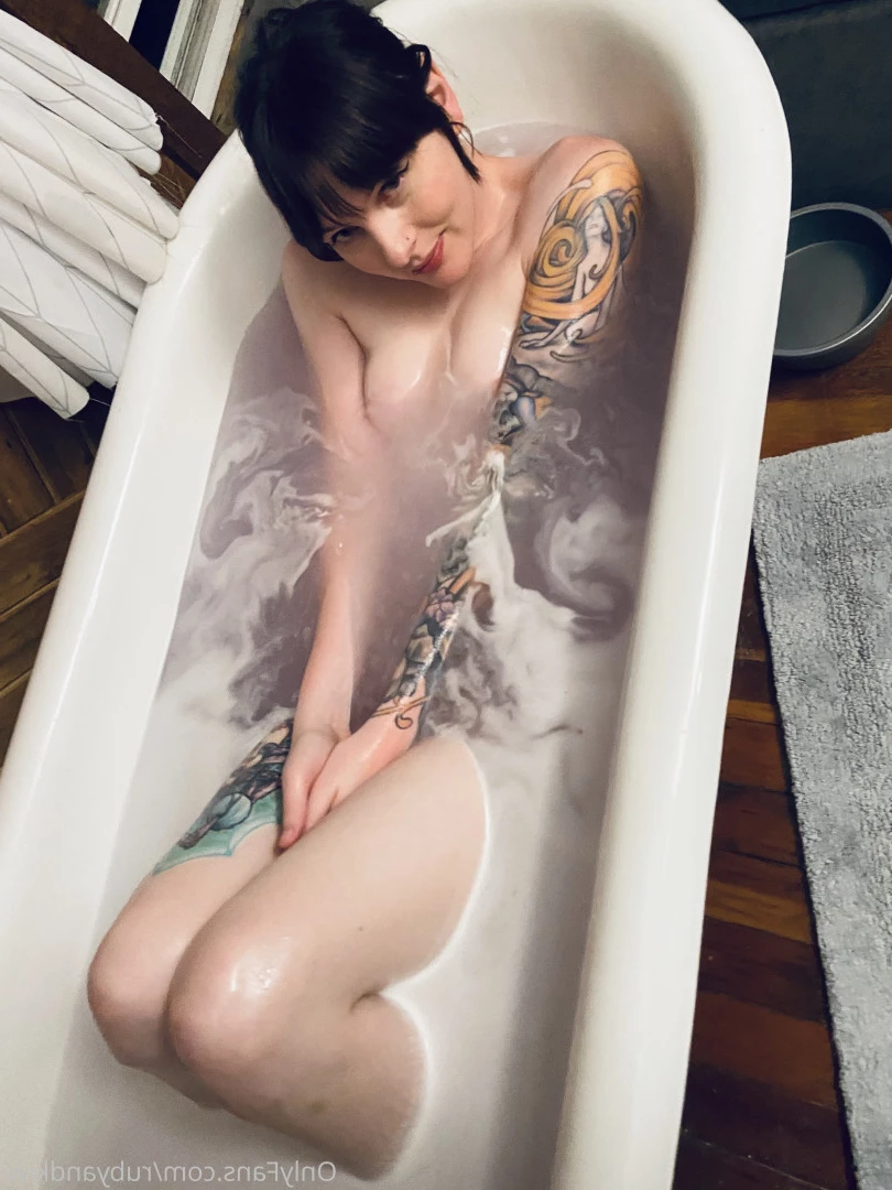 Ruby and Kiwi [ rubyandkiwi ] Onlyfans leaked photo 10384745 on Hotleaks.tv
