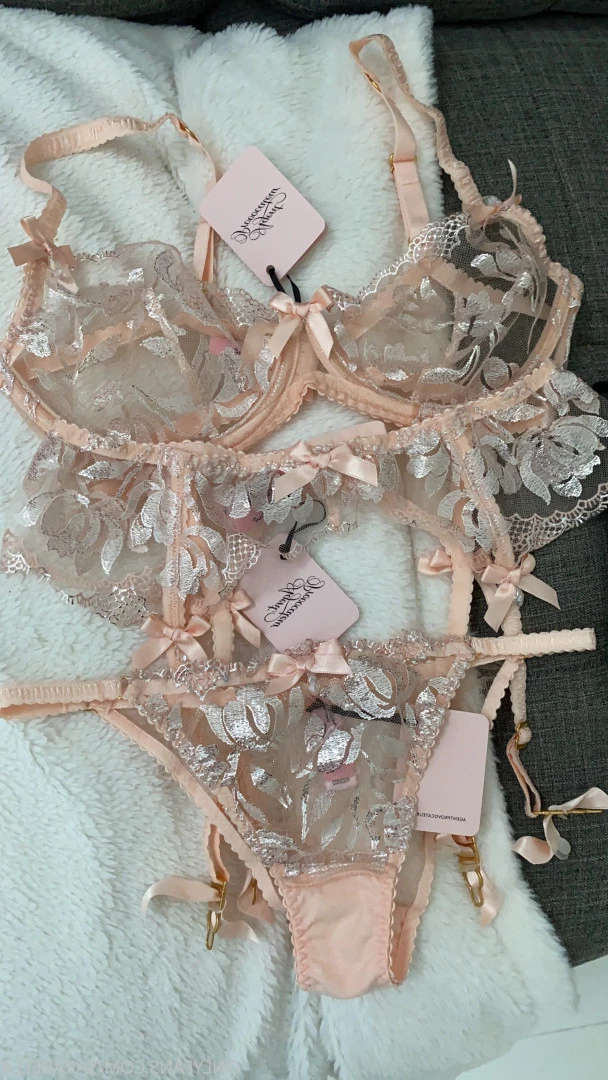 Sara Bella London [ sarabella ] Onlyfans leaked photo 8195783 on Hotleaks.tv