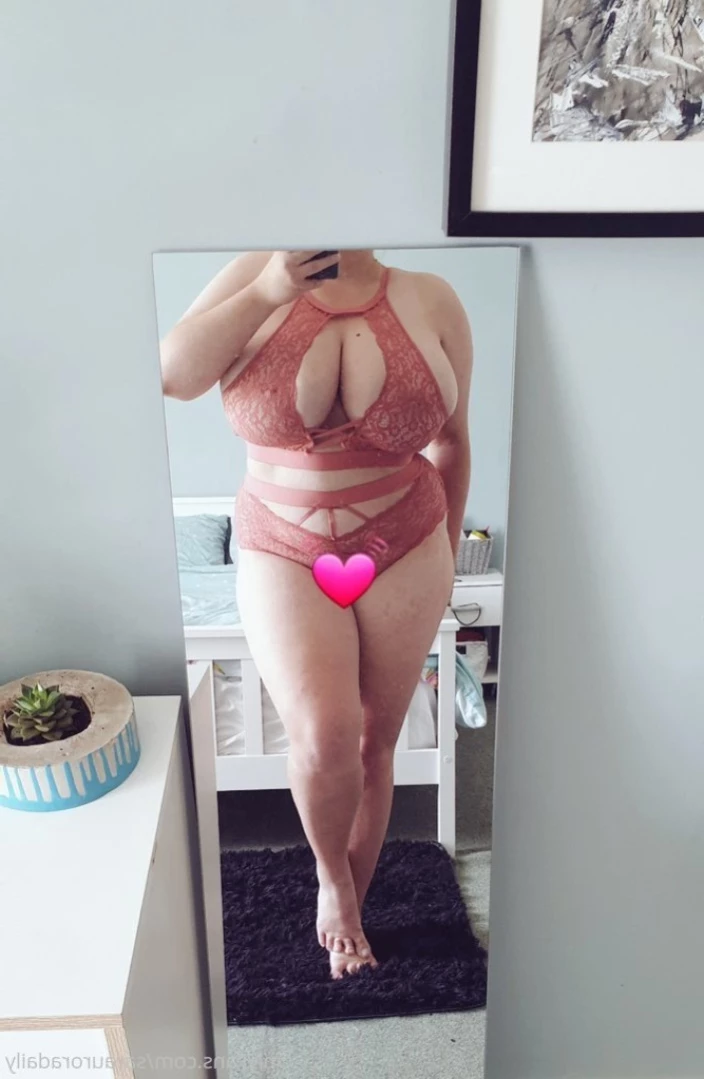 Sara [ sarauroradaily ] Onlyfans leaked photo 13150713 on Hotleaks.tv