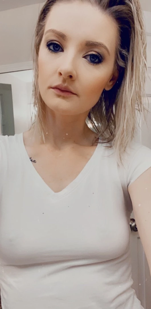 Sexy Housewife [ sexyhousew1fe ] Onlyfans leaked photo 9753557 on Hotleaks.tv