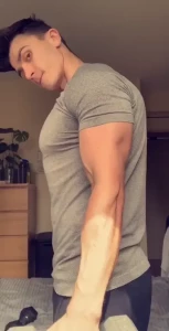 9985408