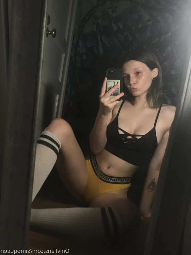 simpqueen 18+ [ simpqueen ] Onlyfans leaked photo 14301605 on Hotleaks.tv
