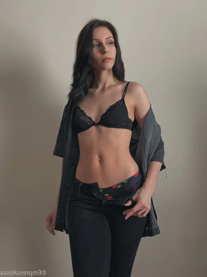 Angela - NO PPV🖤 [ angzorah ] Onlyfans leaked photo 8128586 on Hotleaks.tv