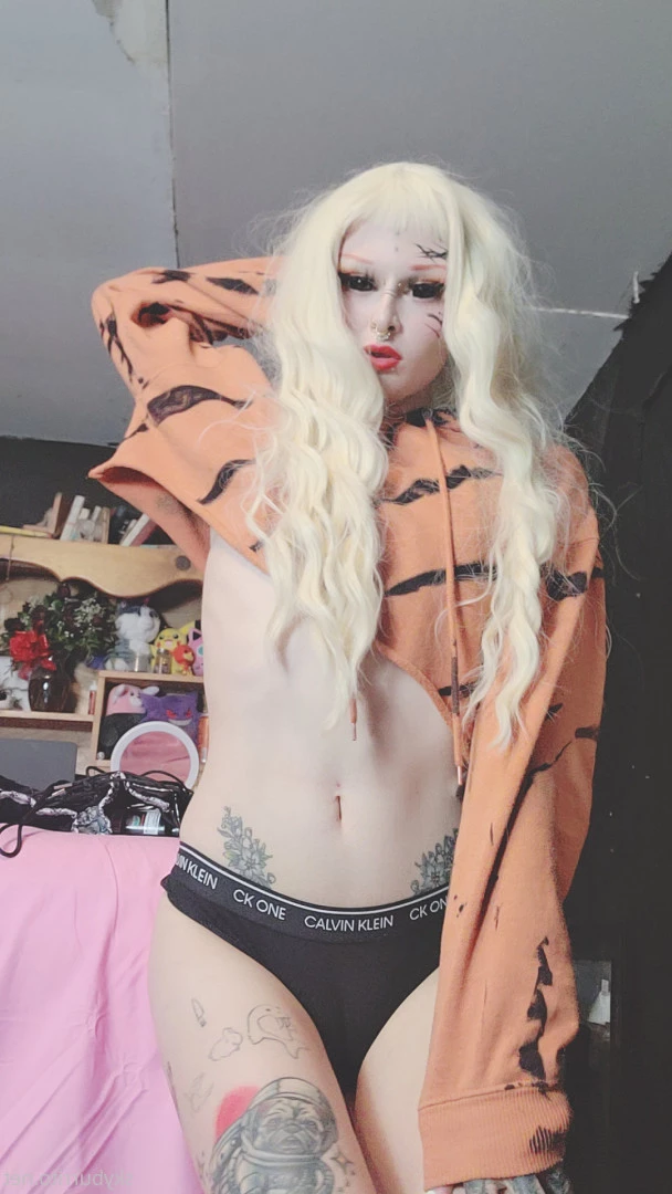 Sky Burrito [ skyburrito ] Onlyfans leaked photo 8328554 on Hotleaks.tv