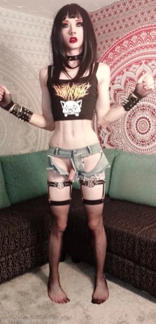 Skye [ skyesoprettyy ] Onlyfans leaked photo 11424446 on Hotleaks.tv