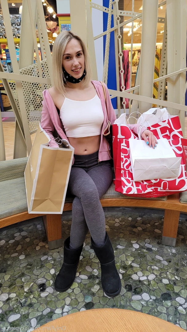 Sky Pierce's Old Account [ skypierceofficial ] Onlyfans leaked photo 8241081 on Hotleaks.tv